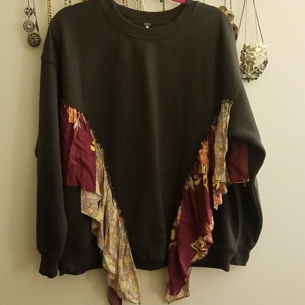 Free people sweatshirt